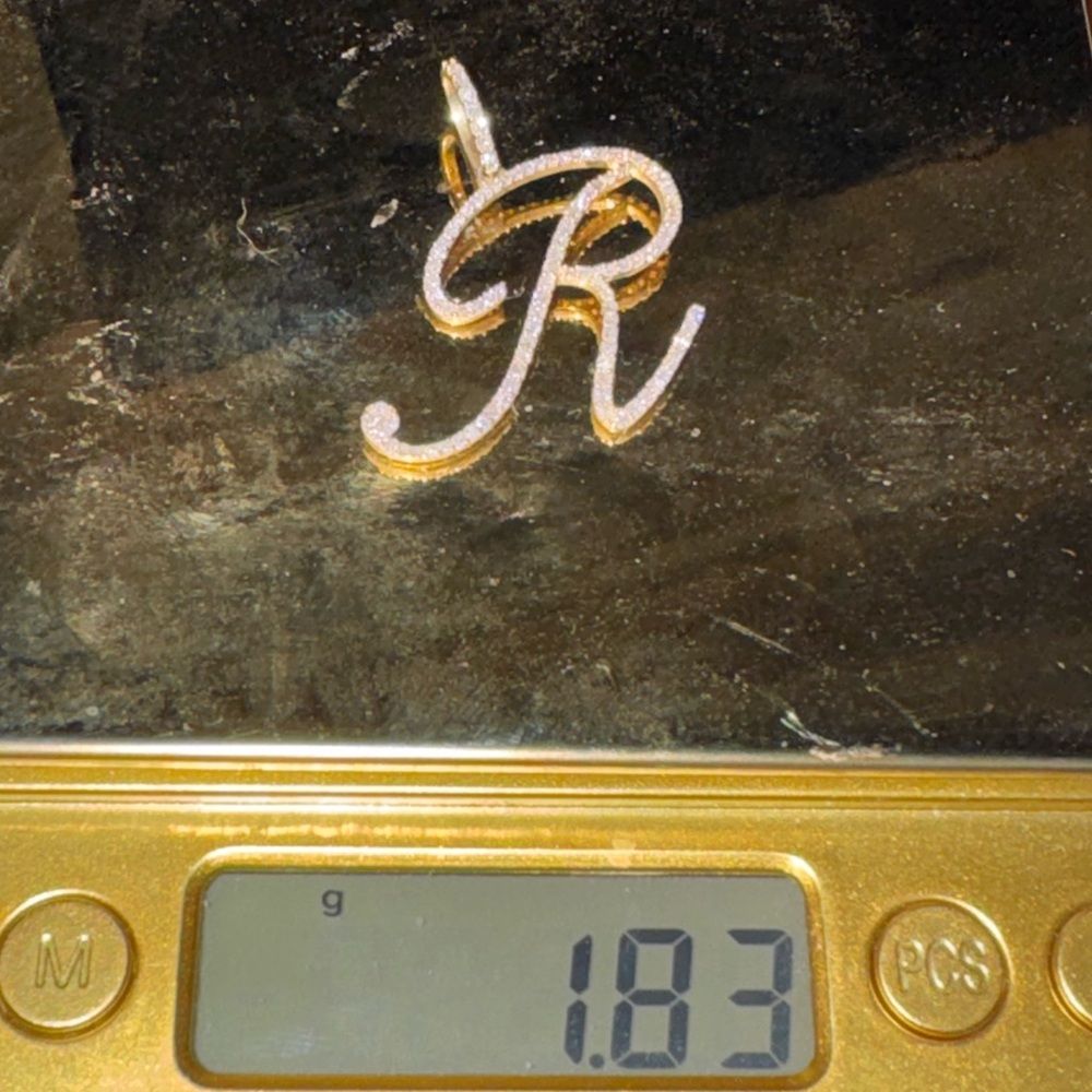 10k Solid Yellow Gold R initial Diamond Pendant, FREE APPRAISAL, Natural Diamond - Picture 5 of 6